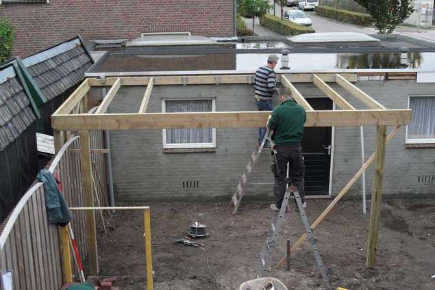 plaatsen balklaag voor een overkapping tuinoverkapping in Tilburg Oisterwijk Waarle Breda Vught Moergestel